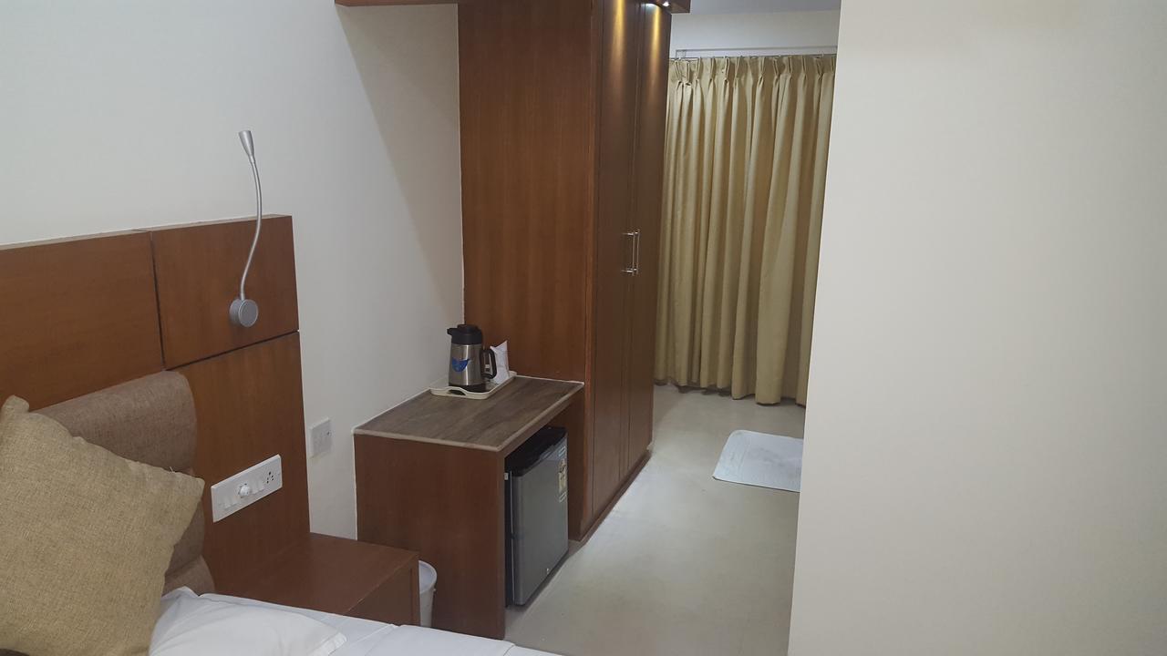 ホテル Sree Gokulam Residency Thrissur エクステリア 写真