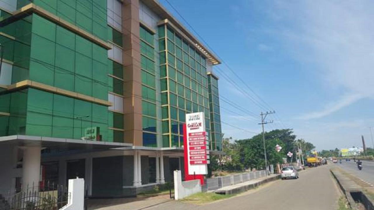 ホテル Sree Gokulam Residency Thrissur エクステリア 写真
