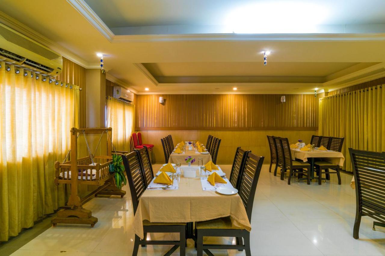 ホテル Sree Gokulam Residency Thrissur エクステリア 写真