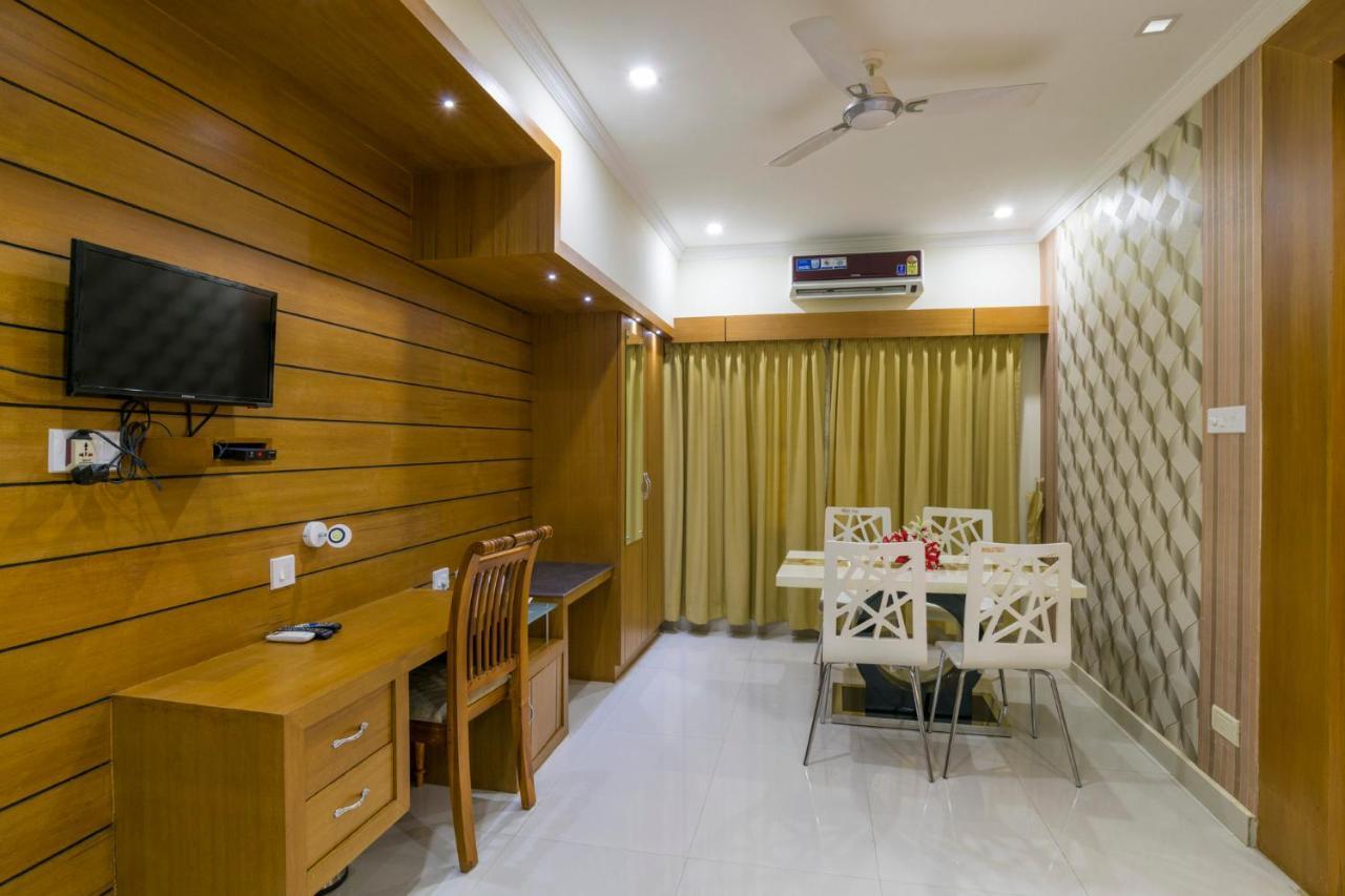ホテル Sree Gokulam Residency Thrissur エクステリア 写真
