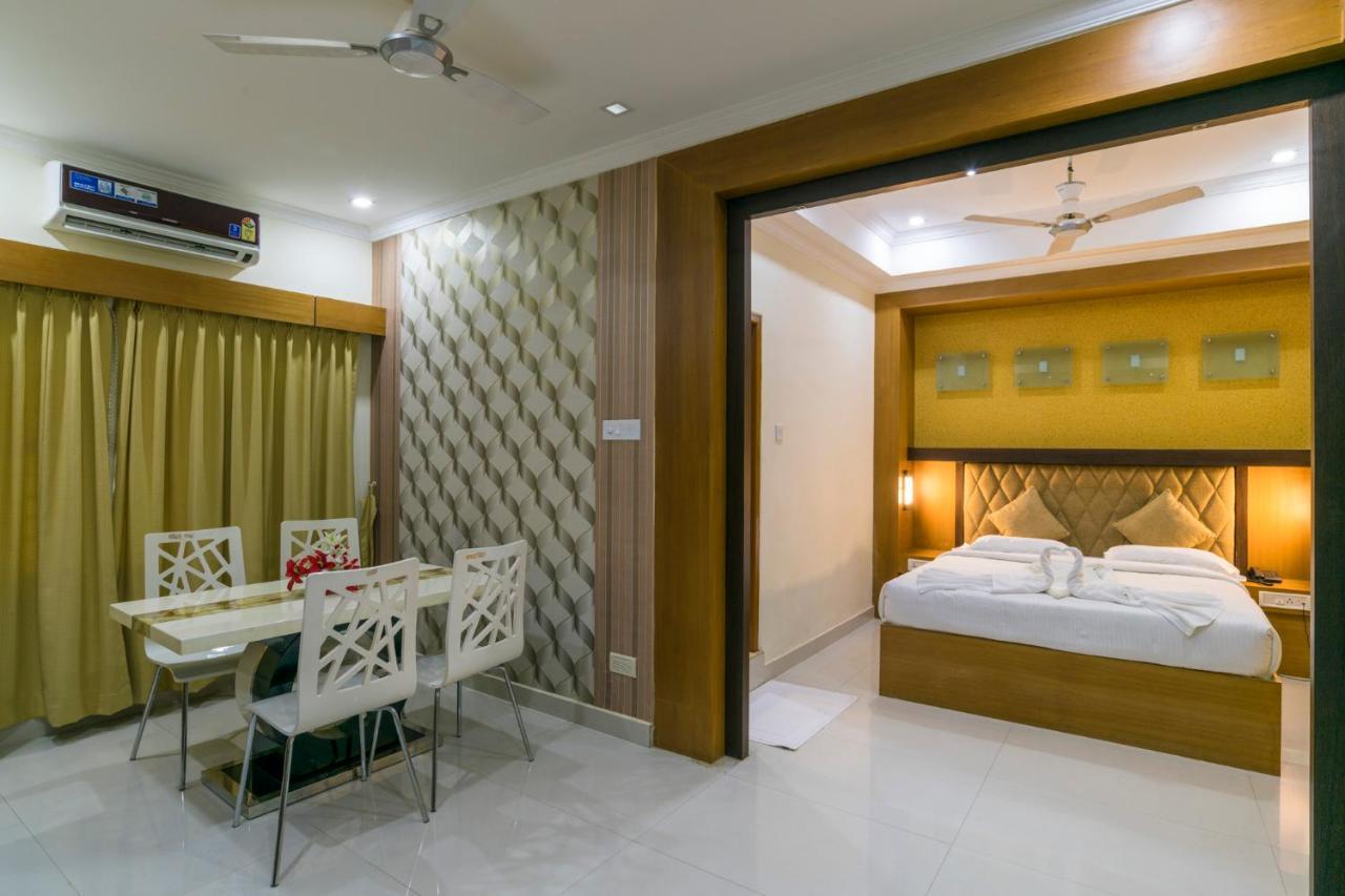 ホテル Sree Gokulam Residency Thrissur エクステリア 写真