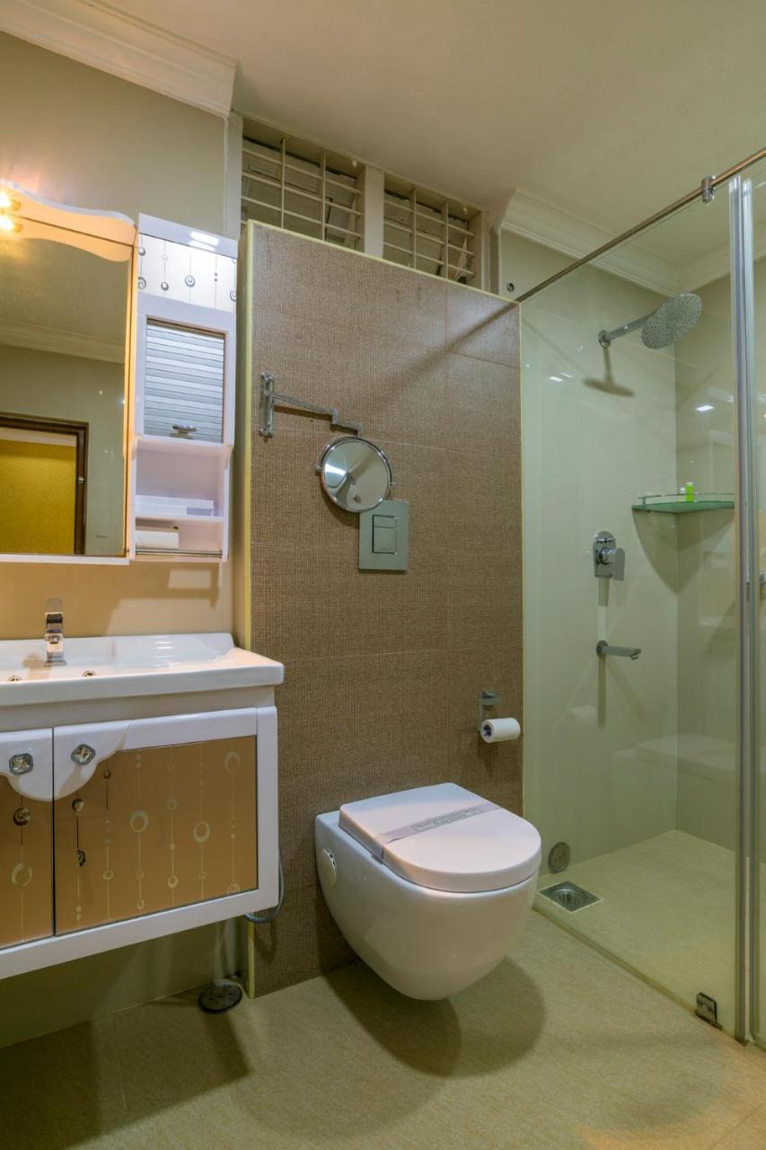 ホテル Sree Gokulam Residency Thrissur エクステリア 写真