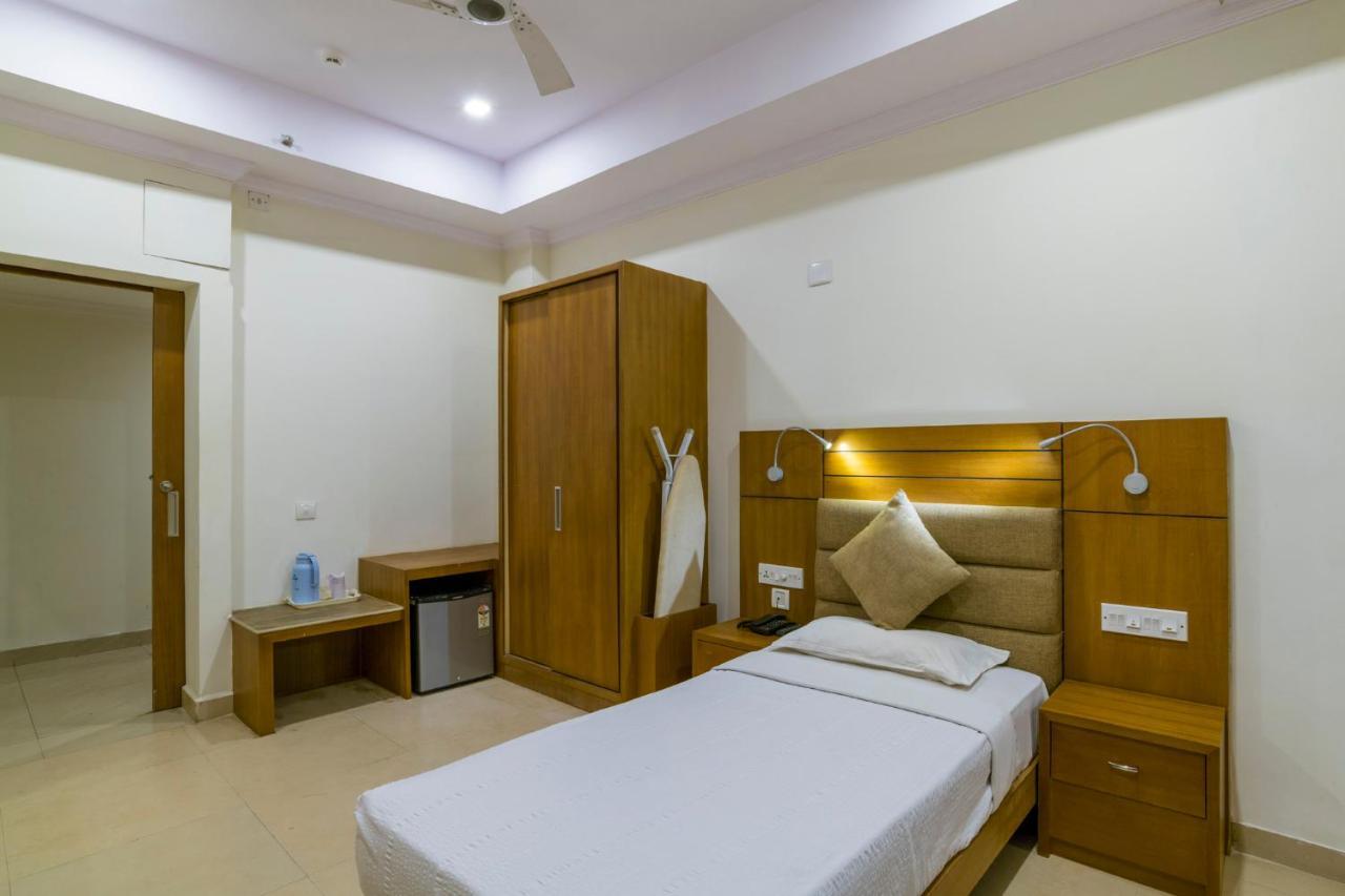 ホテル Sree Gokulam Residency Thrissur エクステリア 写真