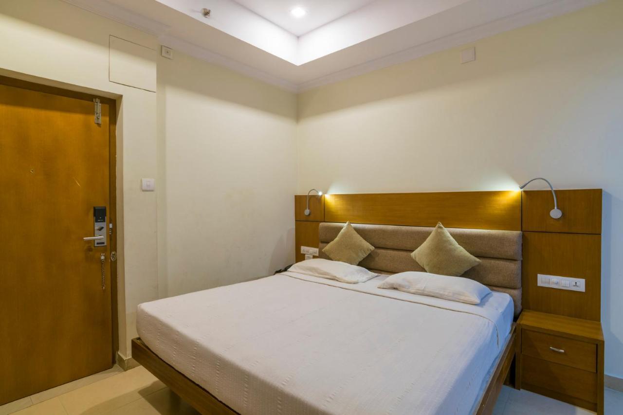 ホテル Sree Gokulam Residency Thrissur エクステリア 写真