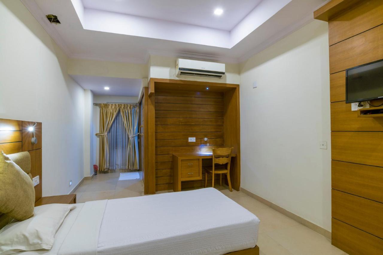 ホテル Sree Gokulam Residency Thrissur エクステリア 写真