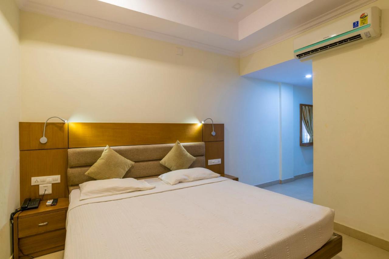 ホテル Sree Gokulam Residency Thrissur エクステリア 写真